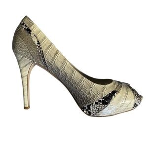 WHITE HOUSE BLACK MARKET Isaac Beige Snake Print Peep Toe Shoes Size 8